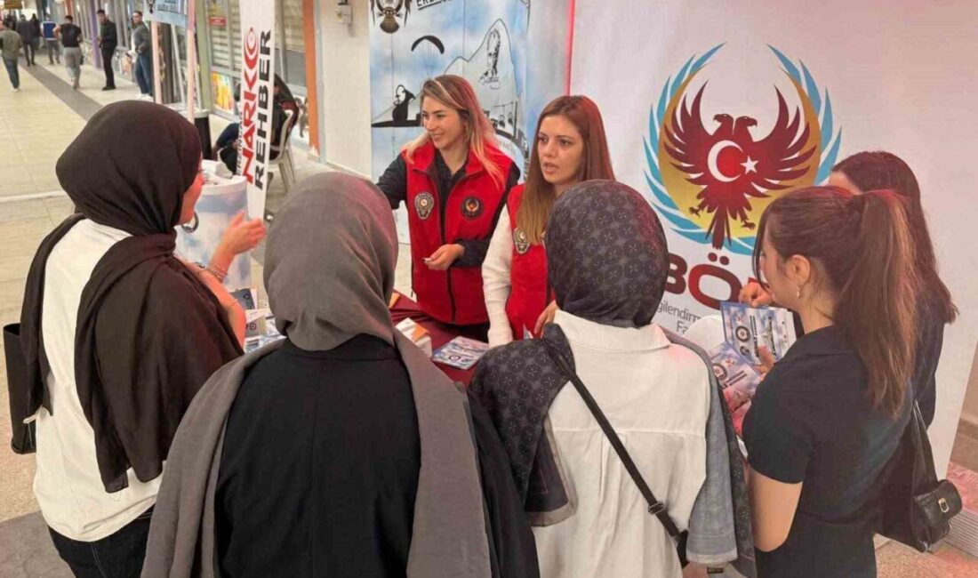 Erzincan’da, “El Ele Güvenli Geleceğe” projesi çerçevesinde üniversite öğrencileri terör