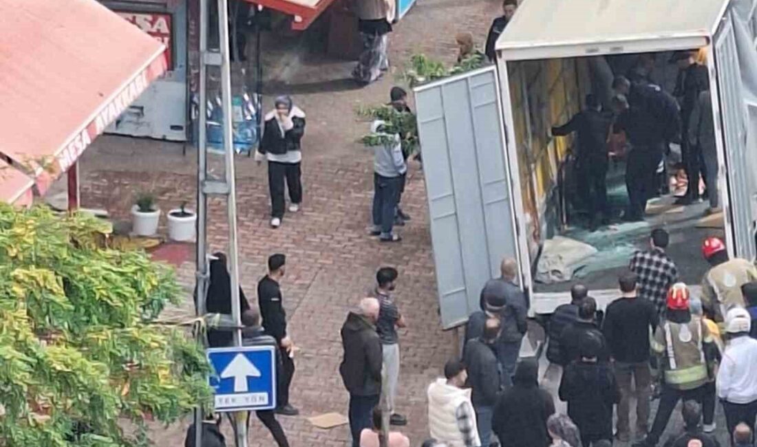 Esenyurt’ta bir kamyonette yük indirme işlemi sırasında meydana gelen kaza