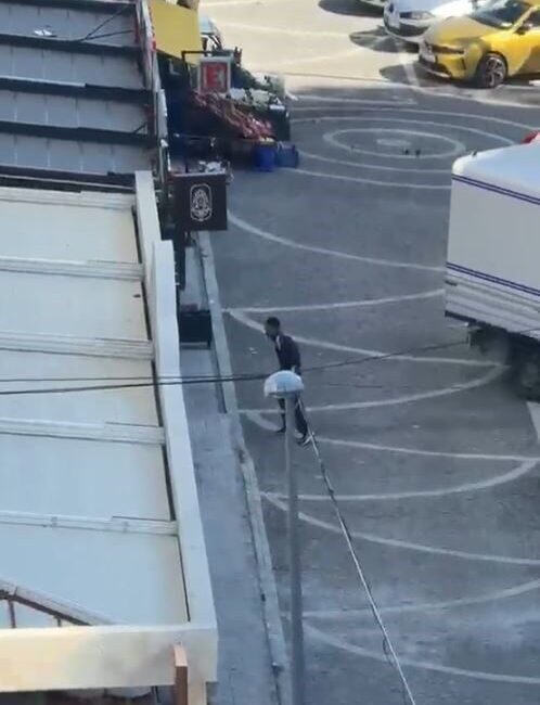 İstanbul’un Esenyurt ilçesinde bir kuyumcu ile yaşanan silahlı saldırıda, kuyumcunun