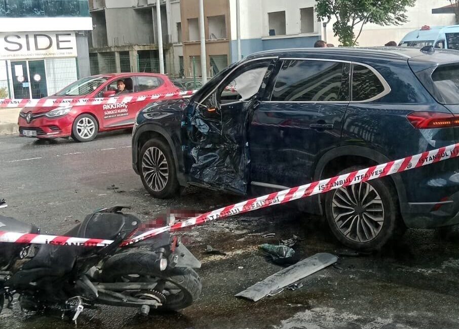 Esenyurt’ta meydana gelen trafik kazasında, motosiklet ile otomobil çarpıştı ve