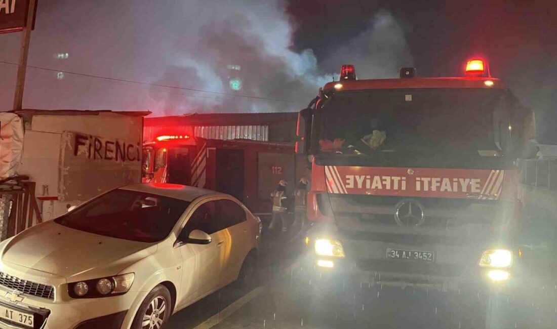 Esenyurt’ta tek katlı bir tekstil iş yerinde çıkan yangın, itfaiye