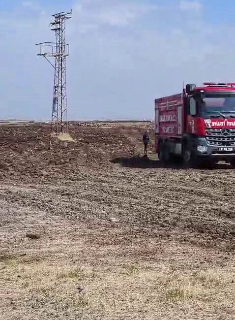 Diyarbakır’ın Kayapınar ilçesinde bir adam, iddiaya göre eşiyle yaşadığı bir