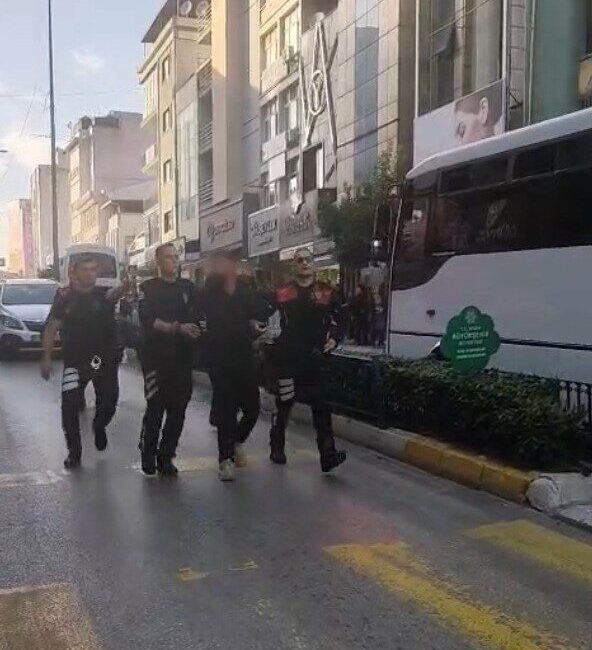 Aydın’ın Efeler ilçesinde, iddiaya göre yaklaşık iki hafta önce eşinden