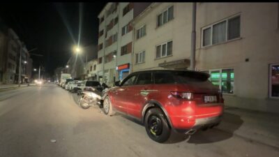 Eskişehir’de, bir motosiklet sürücüsünün park halindeki bir SUV araca çarpması