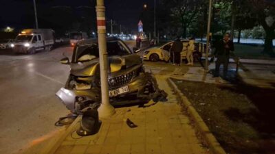 Eskişehir’de, Şeker Mahallesi Sivrihisar-2 Caddesi’nde meydana gelen kavşak kazasında iki