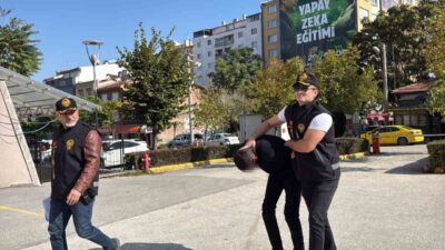 Eskişehir’in Tepebaşı ilçesinde bir öğrenciye zorla tespih satarak 100 TL’sini