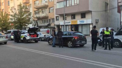 Eskişehir’de, Kurtuluş Mahallesi Vatan Caddesi’nde meydana gelen trafik kazasında, arkadan