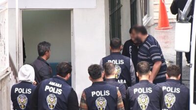 Eyüpsultan Belediyesi’ne yönelik düzenlenen operasyonda gözaltına alınan şüpheliler, sağlık kontrollerinden