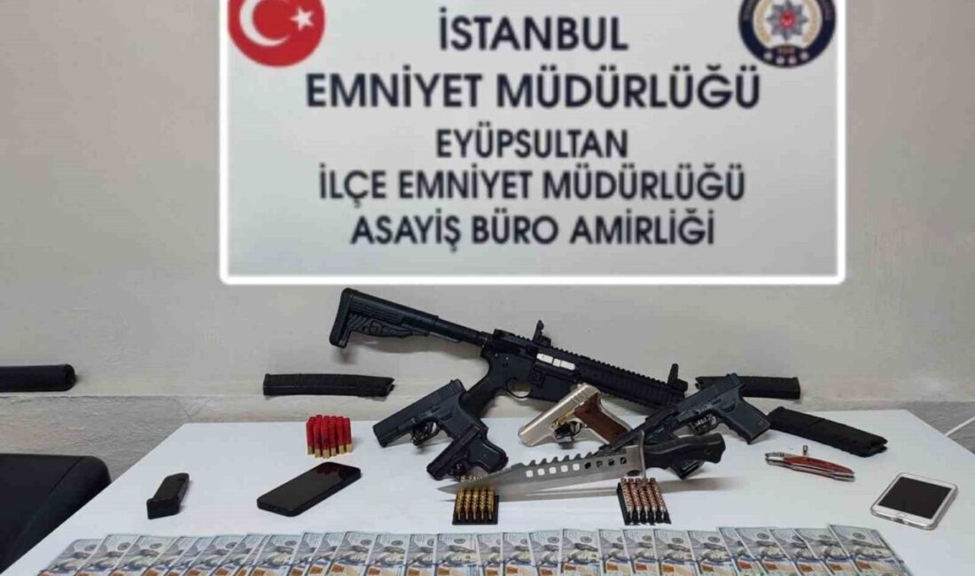 İstanbul Eyüpsultan’da silah ticaretine yönelik düzenlenen operasyonda yakalanan 2 şüpheli