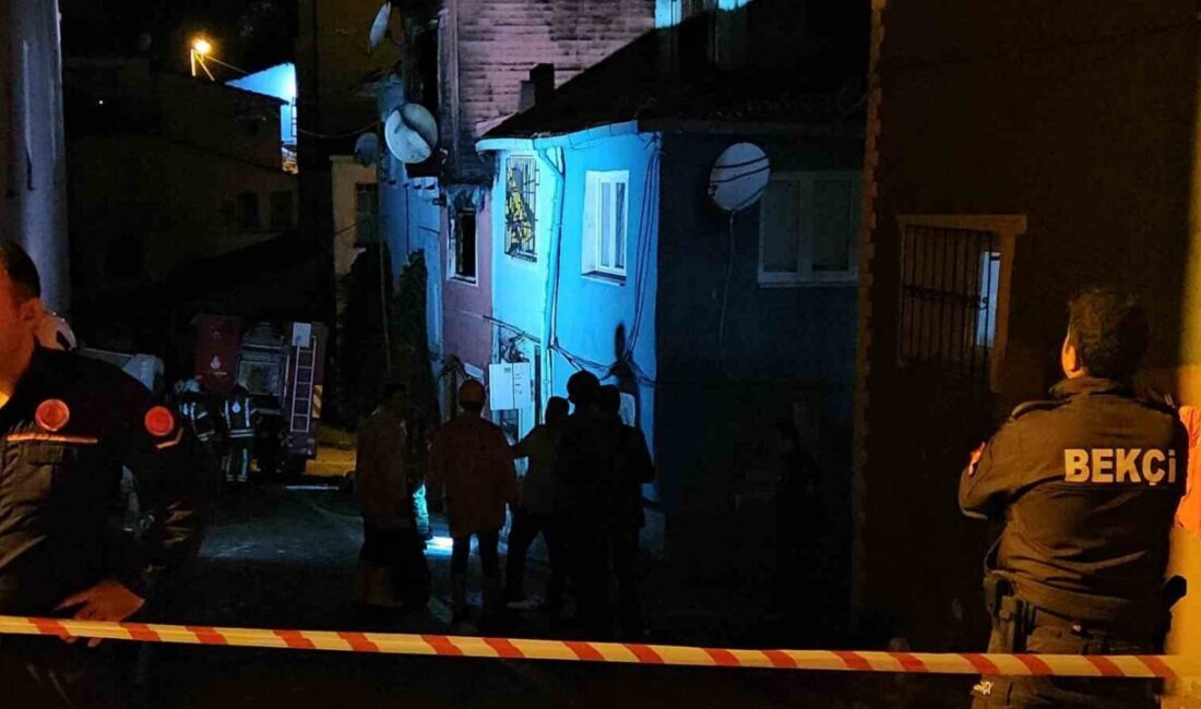 Fatih’te akşam saatlerinde çıkan yangın, itfaiye ekipleri tarafından kontrol altına