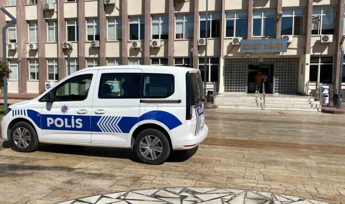 Aydın’ın Efeler ilçesinde, FETÖ/PDY silahlı terör örgütüne üye olmaktan 6