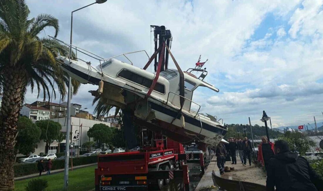 Ereğli ilçesinde meydana gelen fırtına sonrasında Bozhane mevkiinde batan “Kuzey