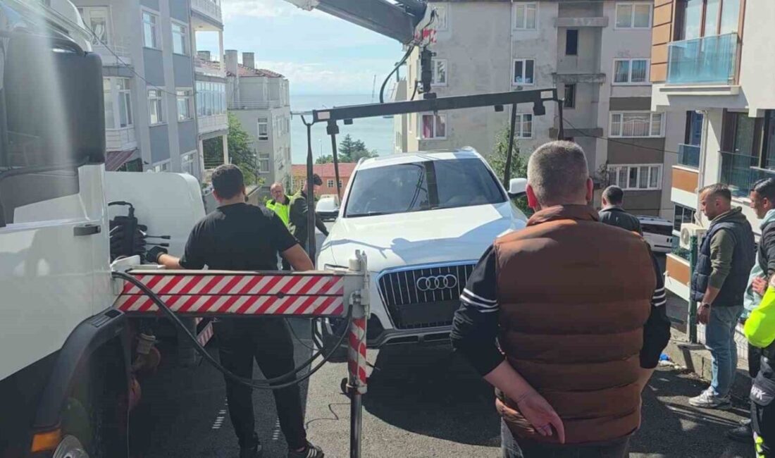 Ereğli ilçesinde, park halindeki bir aracın frenlerinin boşalması sonucu yokuş