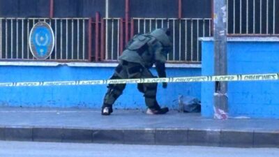 Gaziantep İl Emniyet Müdürlüğü binasının giriş kapısına bırakılan şüpheli bir