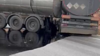 Nurdağı ilçesinde meydana gelen trafik kazasında akaryakıt yüklü iki tanker