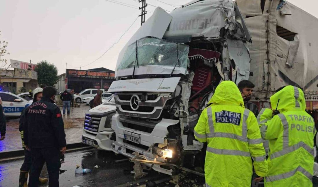 Gaziantep’in Nizip ilçesinde meydana gelen zincirleme trafik kazasında 2 tır