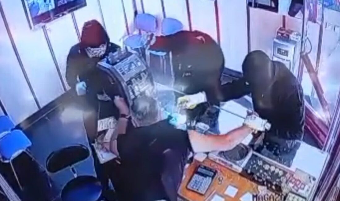Gaziantep’te 3 şüpheli, silah ve biber gazı kullanarak bir kuyumcuya