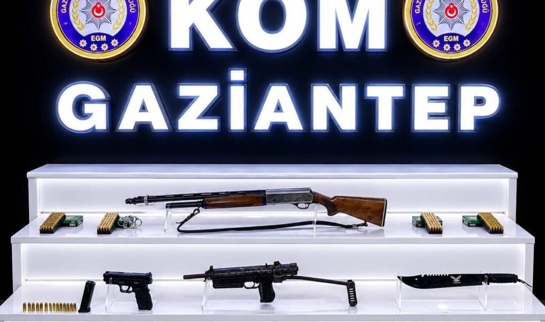 Gaziantep’te polis ekiplerinin silah kaçakçılarına yönelik düzenlediği operasyonda 3 adet