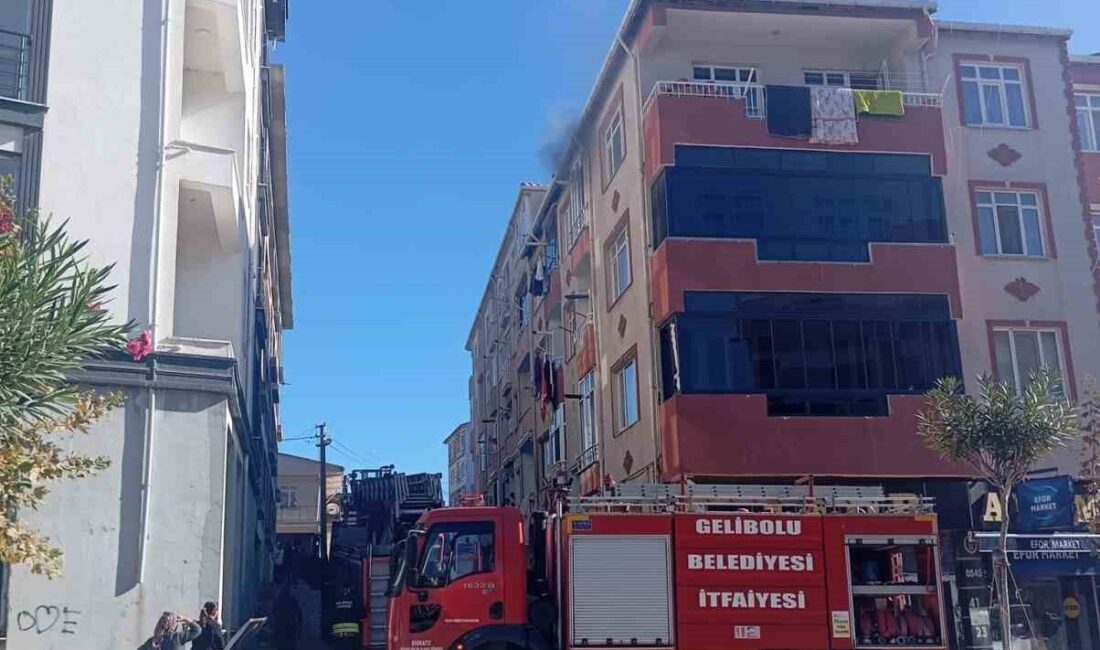Çanakkale’nin Gelibolu ilçesinde bulunan bir apartmanın 4. katında çıkan yangın,