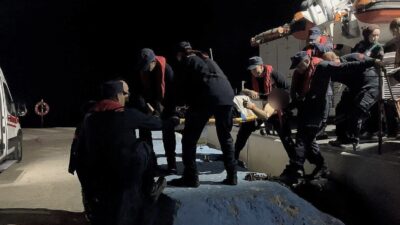 Çanakkale’nin Gökçeada ilçesinde rahatsızlanan bir vatandaşın tıbbi tahliyesi Sahil Güvenlik