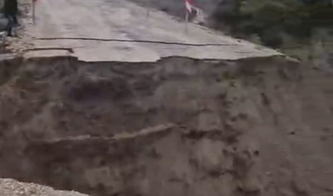 Balıkesir’in Gönen ilçesinde Fındıklı ve Canbaz mahalleleri arasındaki yol, etkili