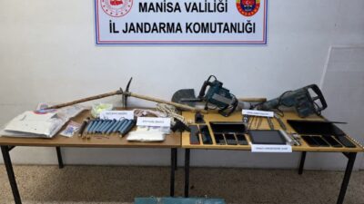 Manisa’nın Gördes ilçesinde define arayışında bulunan ve kaçak kazı yapan