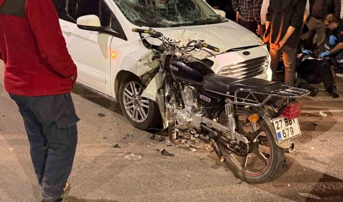Gaziantep’in İslahiye ilçesinde motosiklet ile hafif ticari aracın çarpışması sonucu