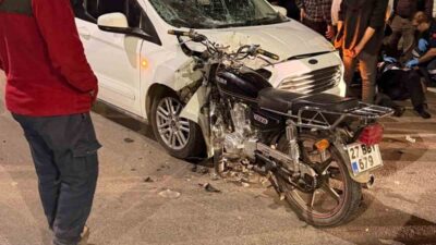 Gaziantep’in İslahiye ilçesinde motosiklet ile hafif ticari aracın çarpışması sonucu