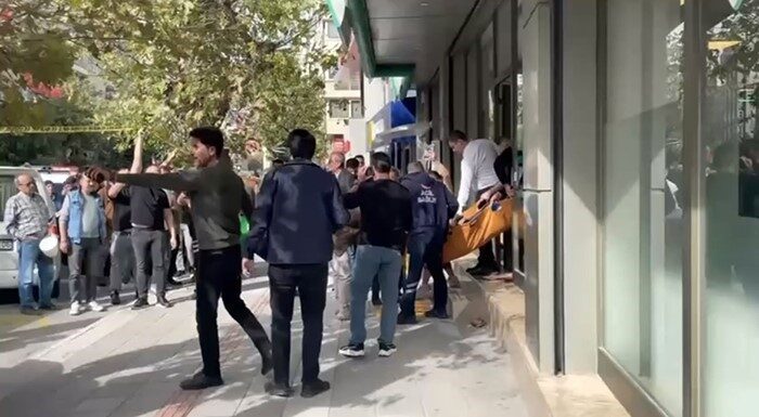 Bursa’nın Gemlik ilçesinde bir telefon mağazasında çalışan 4 aylık hamile
