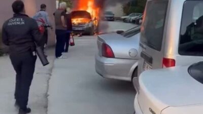 Tokat’ta bir olayda, bir otomobil hastane otoparkında park halindeyken alev