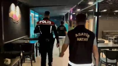 Hatay İl Emniyet Müdürlüğü personeli, şehir merkezinde bulunan umuma açık