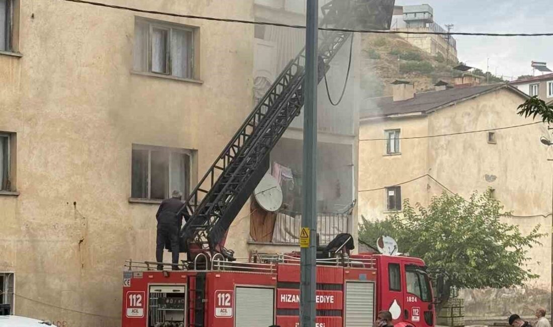 Hizan ilçesindeki bir evde meydana gelen yangın büyük endişeye yol