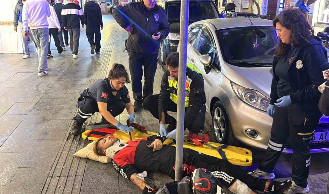 Samsun’un İlkadım ilçesinde iki otomobilin arasından geçerken araçlara çarparak arada