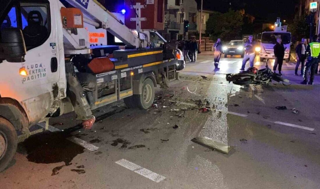 Bursa’nın İnegöl ilçesinde, motosikletle kamyonetin vincin çarpışması sonucu meydana gelen