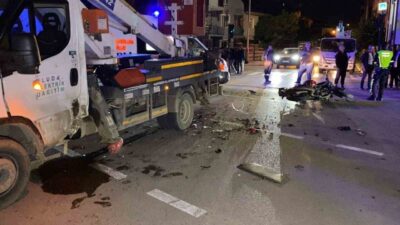 Bursa’nın İnegöl ilçesinde, motosikletle kamyonetin vincin çarpışması sonucu meydana gelen