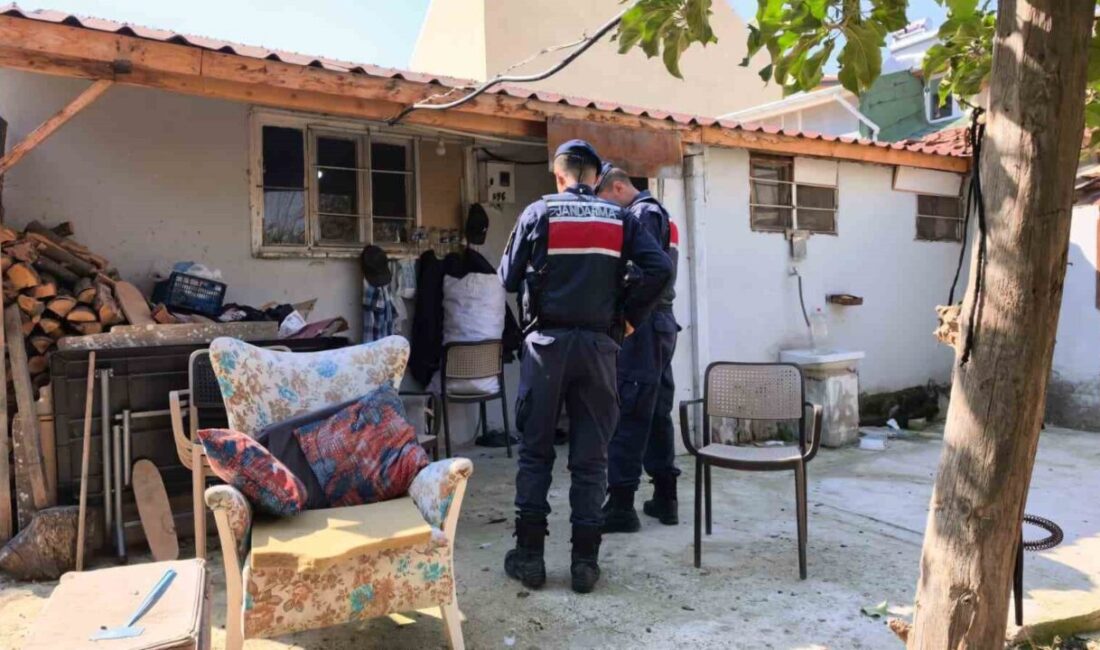 Bir yaşlı adam, Bursa’nın İnegöl ilçesinde komşuları tarafından evinde cansız