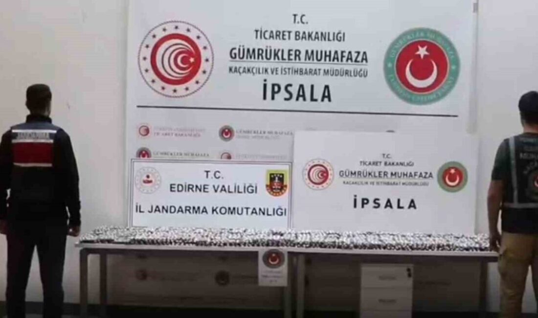 Edirne’nin İpsala ilçesinde, Türkiye’ye giriş yapmaya çalışan bir kamyonette, ön