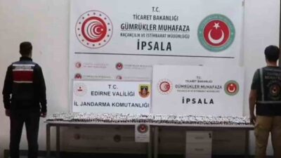 Edirne’nin İpsala ilçesinde, Türkiye’ye giriş yapmaya çalışan bir kamyonette, ön