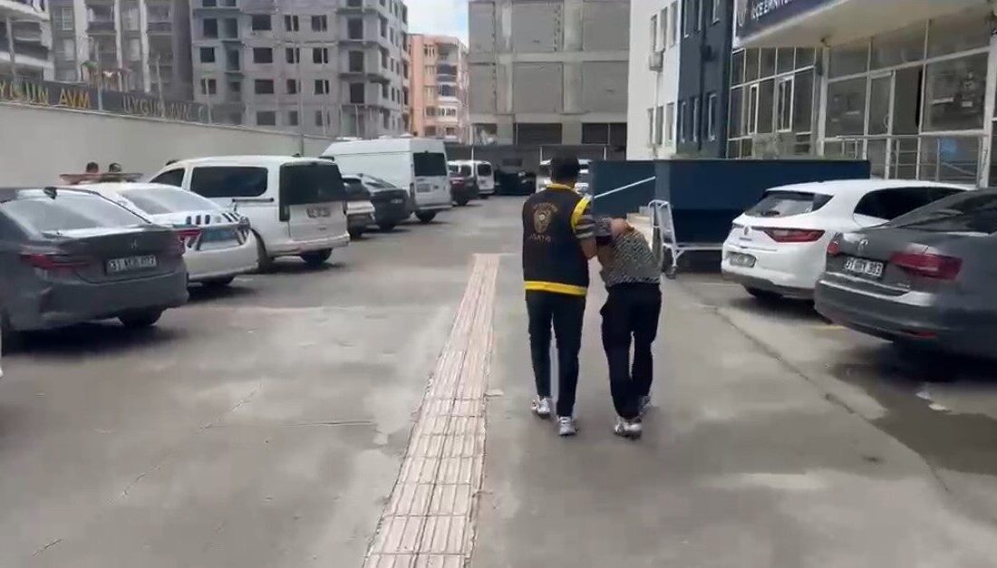 Hatay’da polis, İskenderun’da aranan ve hakkında 2 yıl 5 ay