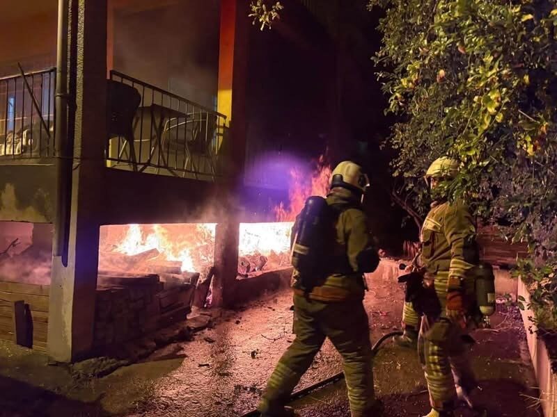 Hatay’ın İskenderun ilçesinde bulunan bir evin bodrum katında çıkan yangın,