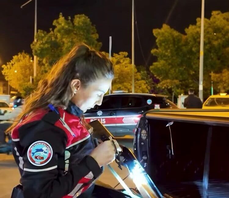 Isparta’da polis ekipleri tarafından yapılan denetimlerde 28 binden fazla kişi