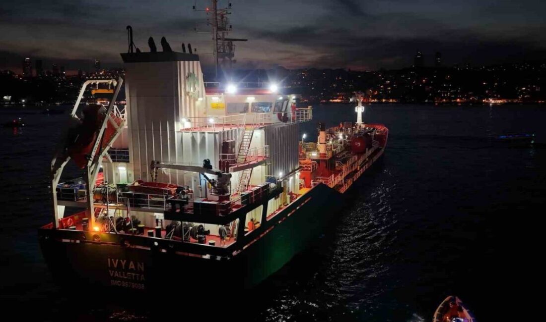 Malta bayrağını taşıyan kimyasal madde tanker gemisi “IVYAN”, İstanbul Boğazı’nda