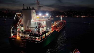 Malta bayrağını taşıyan kimyasal madde tanker gemisi “IVYAN”, İstanbul Boğazı’nda