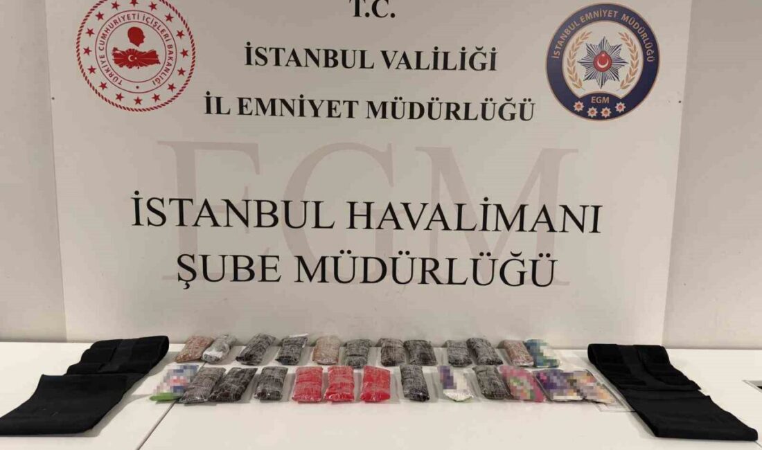 İstanbul Havalimanı’nda 2 şüpheli üzerinde yapılan üst aramalarında korse yelek