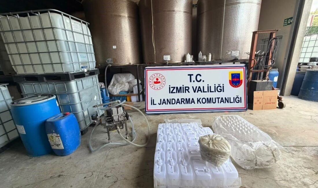 İzmir’in Bornova ilçesinde bir iş yerine düzenlenen operasyonda 21 bin