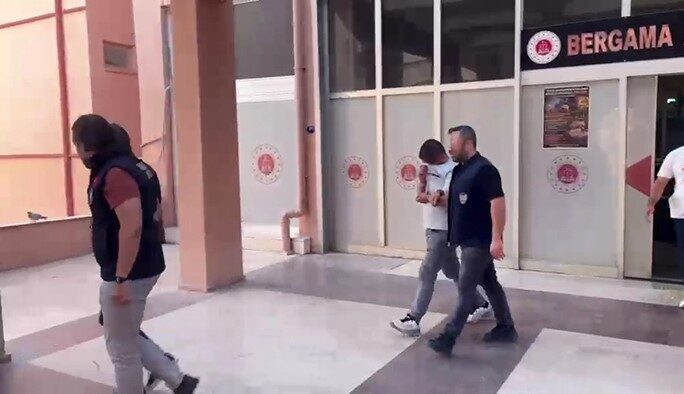 Bergama ilçesindeki emniyet müdürlüğü ekipleri, huzur ve güvenliği sağlamak amacıyla