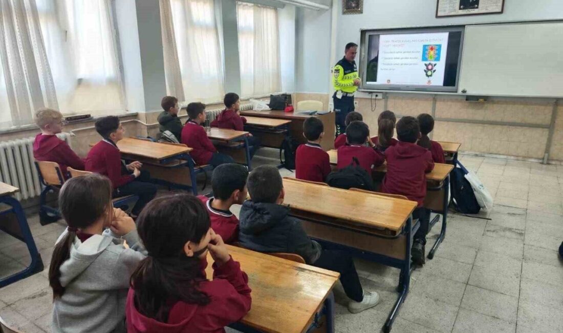 Jandarma ekipleri, Afyonkarahisar’ın Sinanpaşa ilçesine bağlı Tınaztepe beldesinde bulunan bir