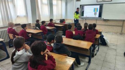 Jandarma ekipleri, Afyonkarahisar’ın Sinanpaşa ilçesine bağlı Tınaztepe beldesinde bulunan bir