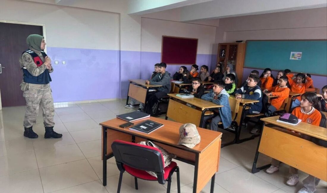 Erzincan’da jandarma ekipleri tarafından 65 okul ve çevresindeki 128 umuma