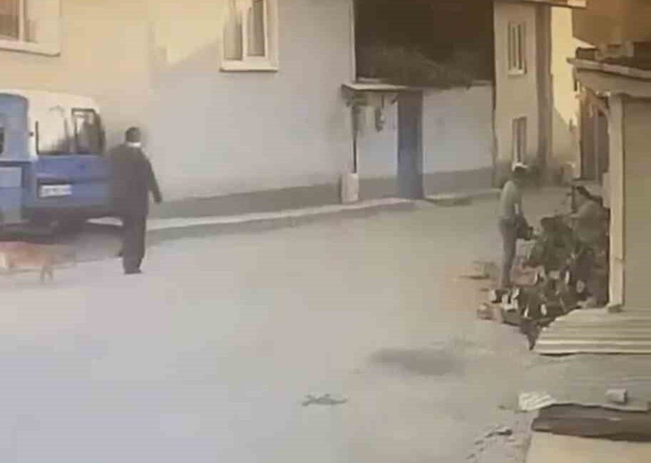 Bir yaşlı adam, Orhangazi ilçesinde yolda yürürken kendisini korkutan bir